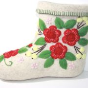 Недорогие валенки с вышивкой 181